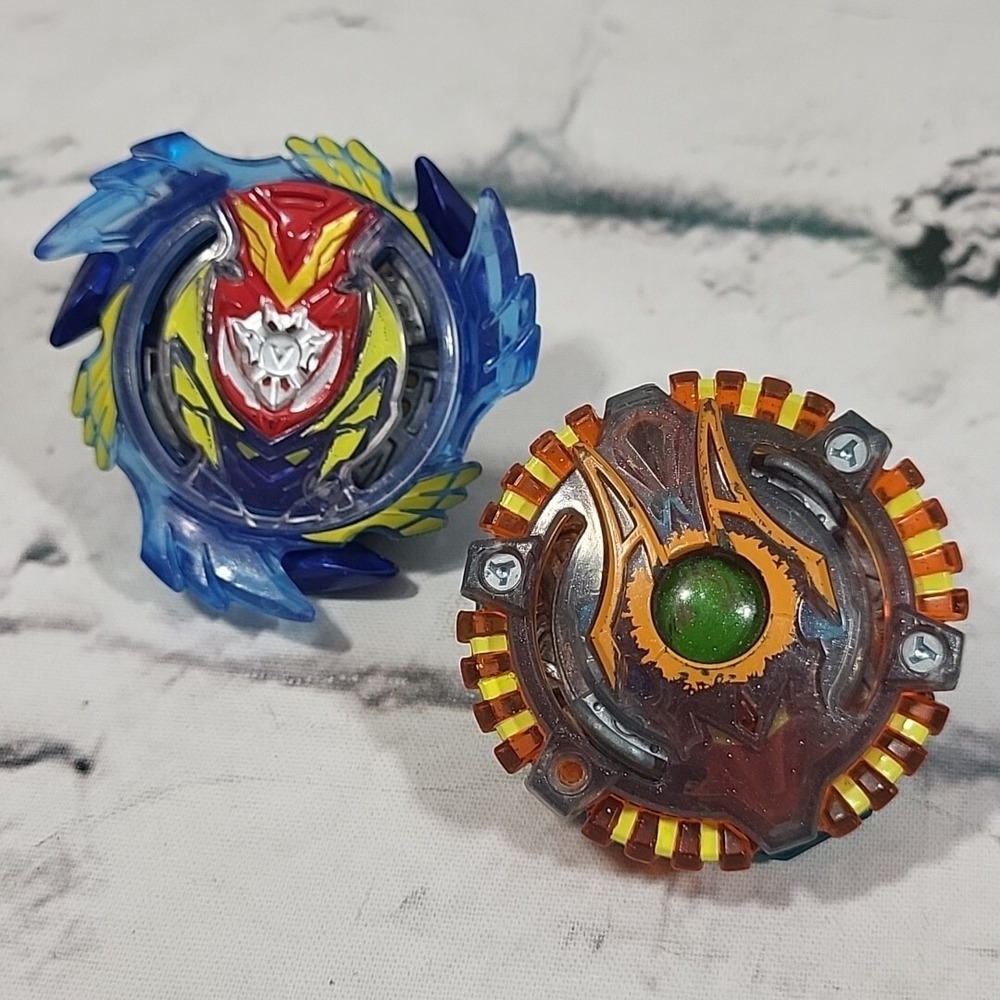 Beyblade Burst Evolution Switchstrike Spinners Lot Of 2 Takara TOMY‎